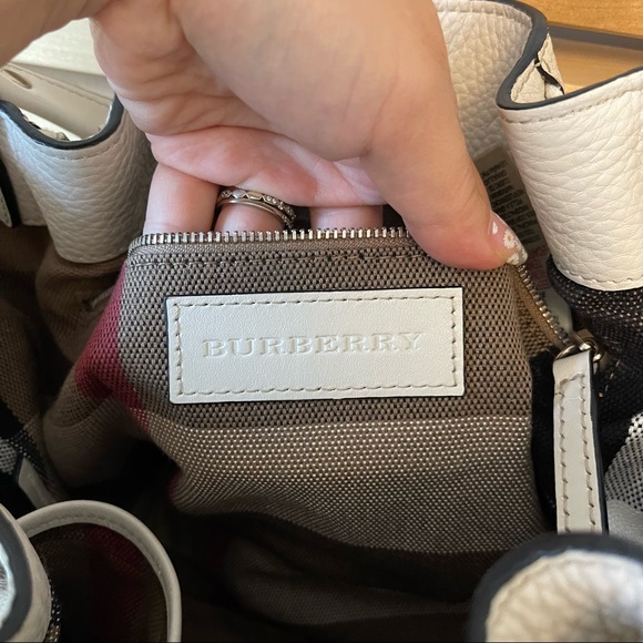 Burberry Bucket Bag Purse White Leather - Picture 5 of 14